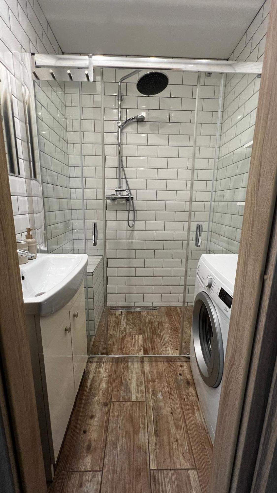 Industrial Apartment I 24Hr Self Check-In I Free Parking & Coffee 班斯卡-比斯特里察 外观 照片